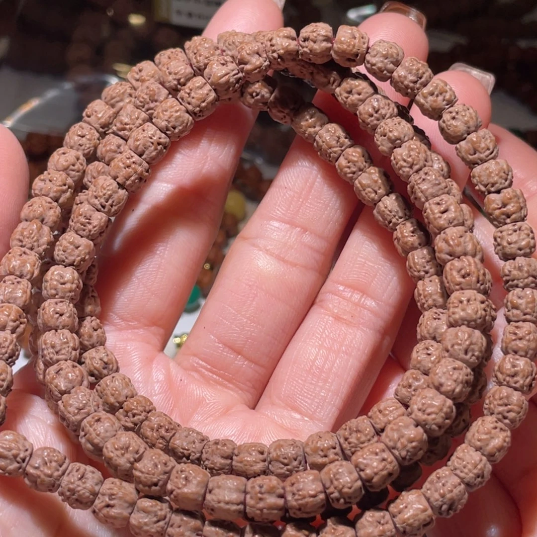 虾***℡吊坠金刚菩提原桩佛手切6+