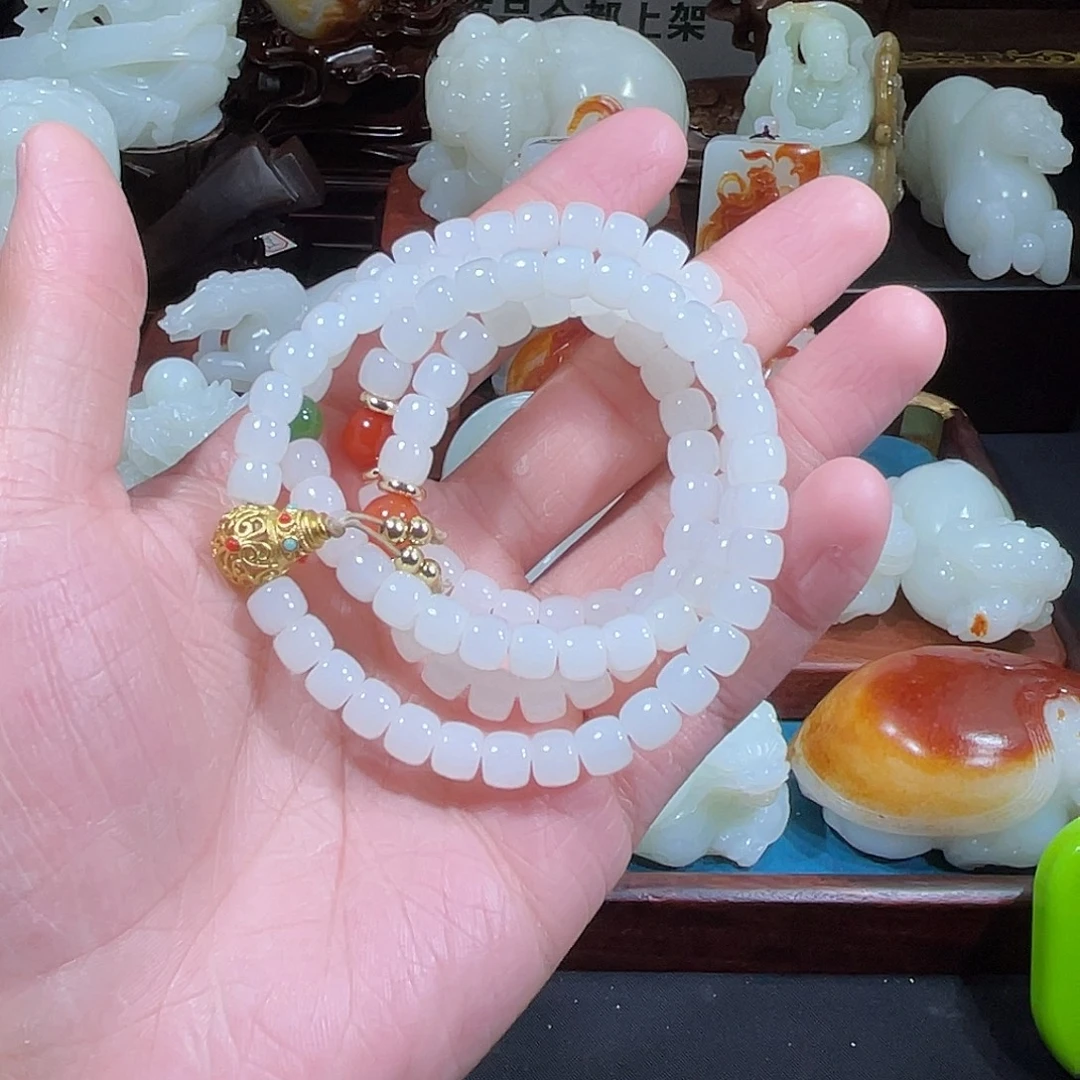 颈饰未镶嵌和田玉（糖玉）