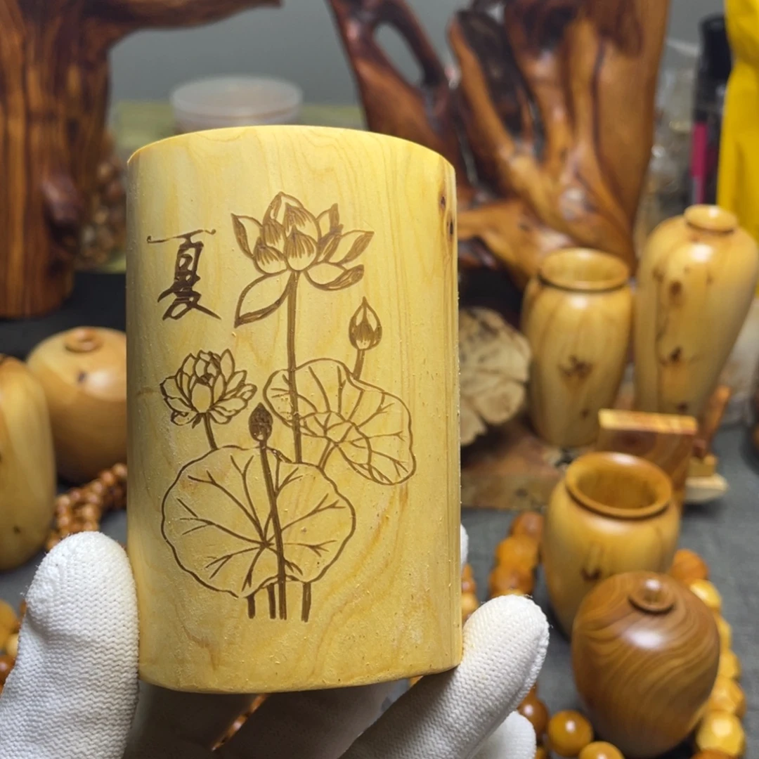 柏木（崖柏）笔筒一个