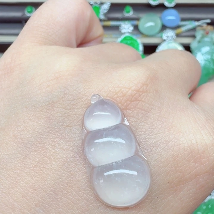 翡翠未镶嵌颈饰豆