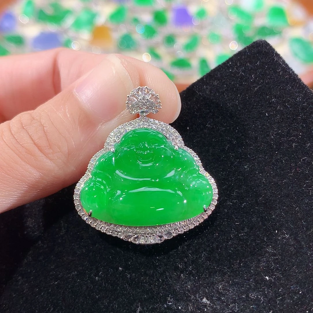 翡翠18K金镶嵌颈饰