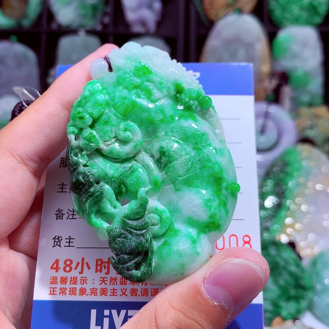 颈饰未镶嵌翡翠天然