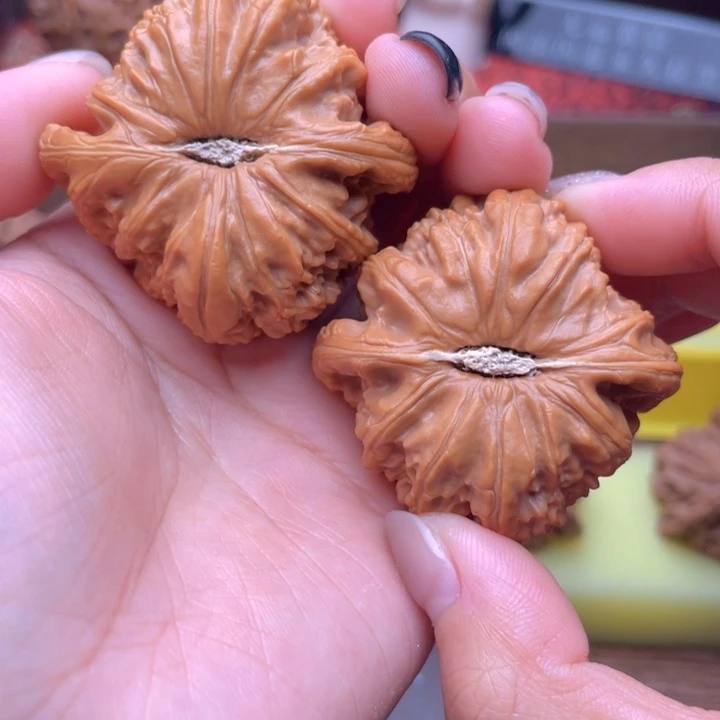 桃核吊坠45球白 685