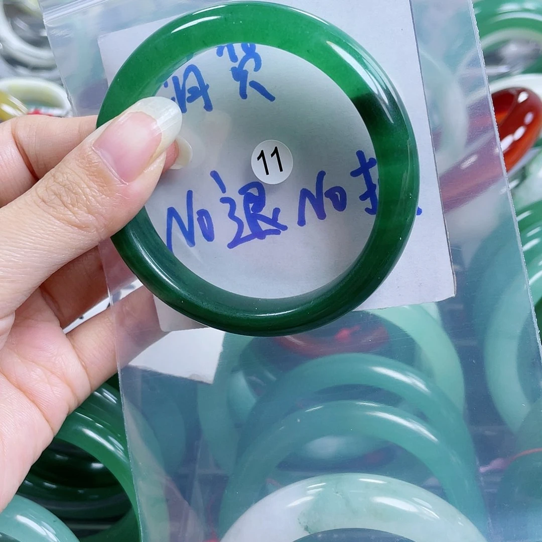 【闪购商品】石英质玉手镯未镶嵌58