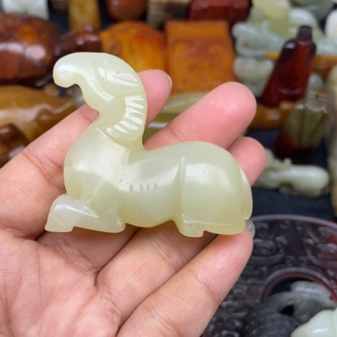 蛇纹石玉未镶嵌颈饰63