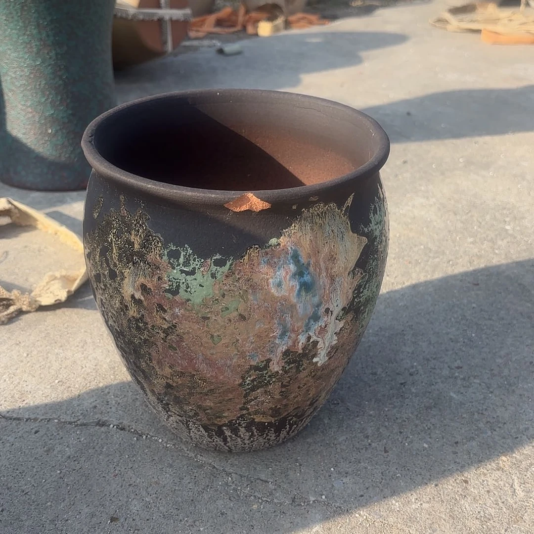 花盆紫砂口径18高度20一个油画瑕疵