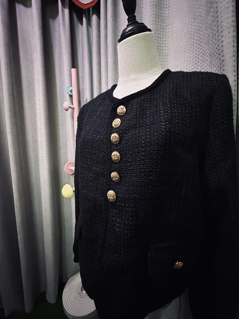 小香风短款百搭衣服
