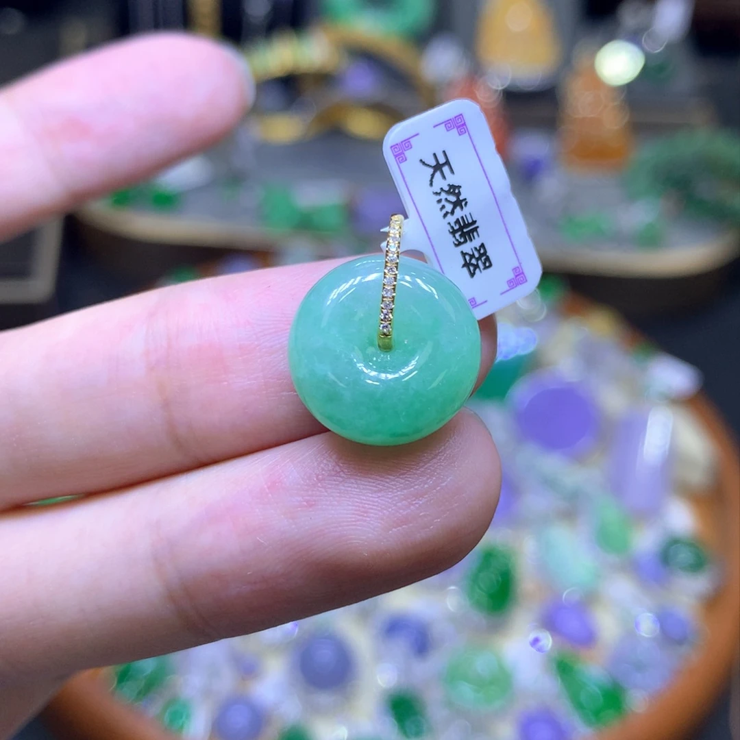 翡翠18K金镶嵌颈饰翡翠吊坠项链