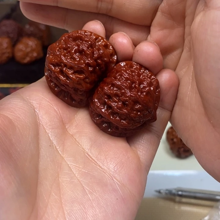 新****文玩核桃手串京公子
