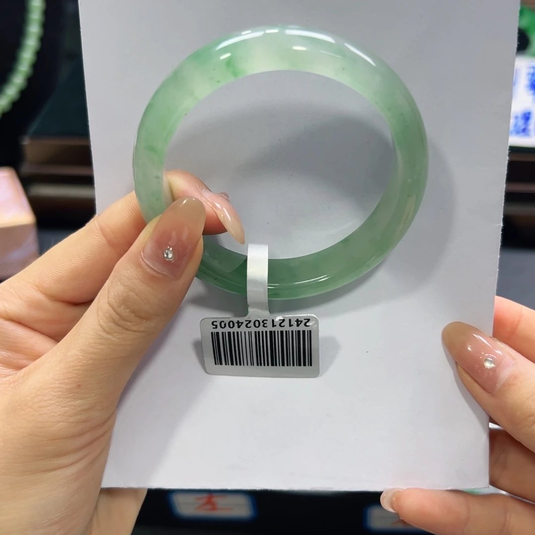 石英质玉手镯未镶嵌爱***羊