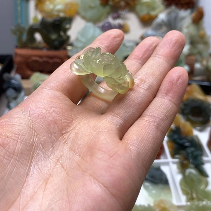 未镶嵌蛇纹石玉戒指?***?