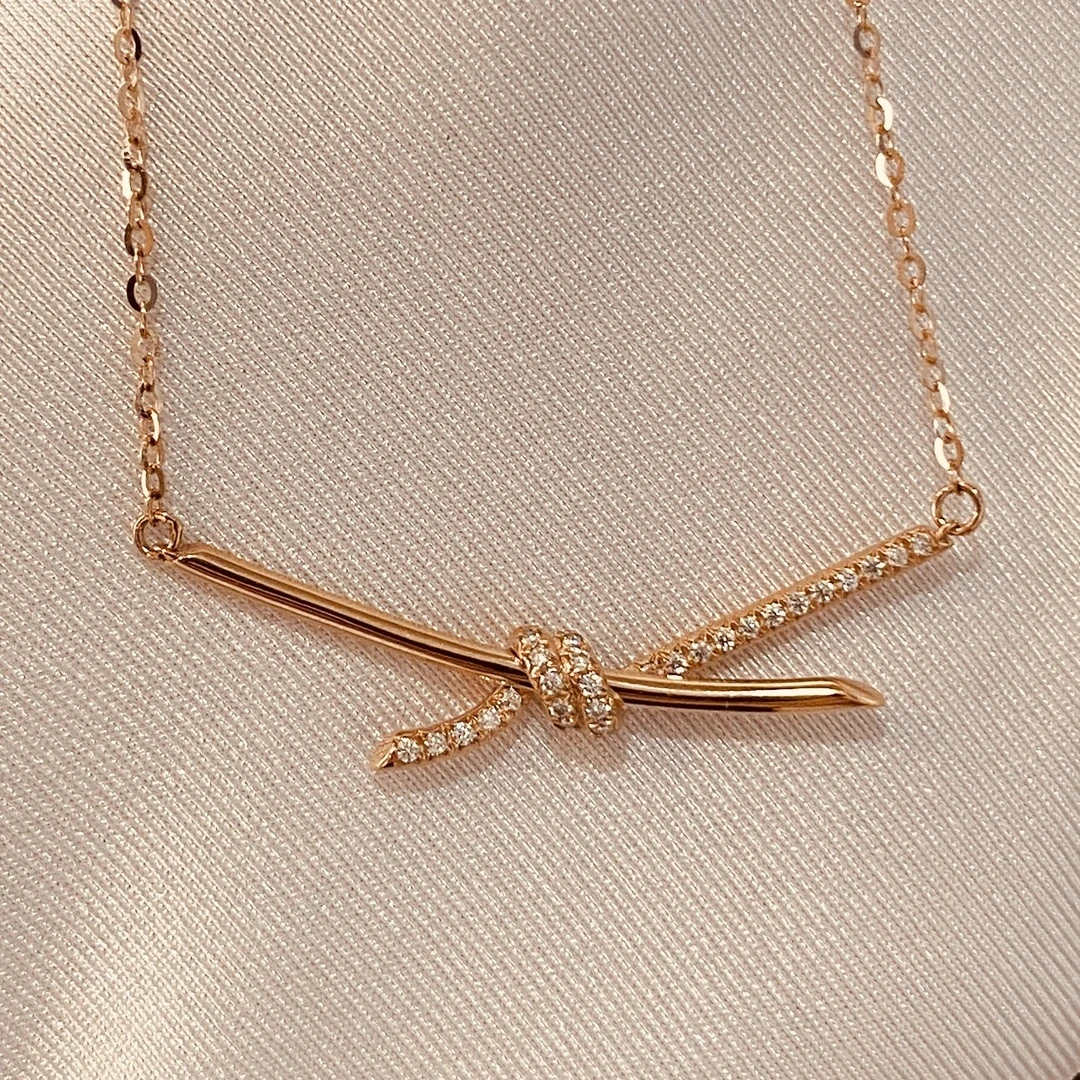 18K金绳结项链扭结锁骨链玫瑰金色时尚简约精致立体轻奢气质百搭