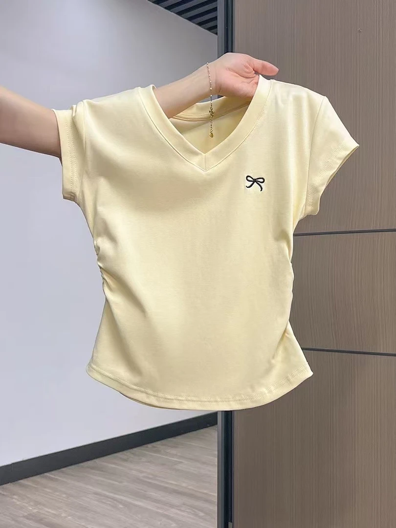 100-199刺绣奶黄V领T恤