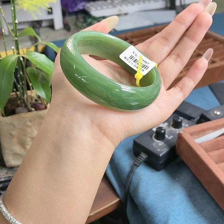 和田玉未镶嵌手镯 59/60