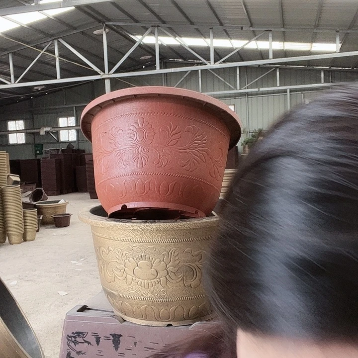 圆70口径花盆两个