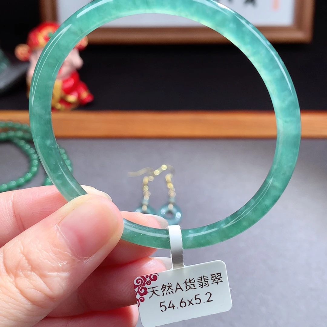 翡翠手镯（圆镯）未镶嵌