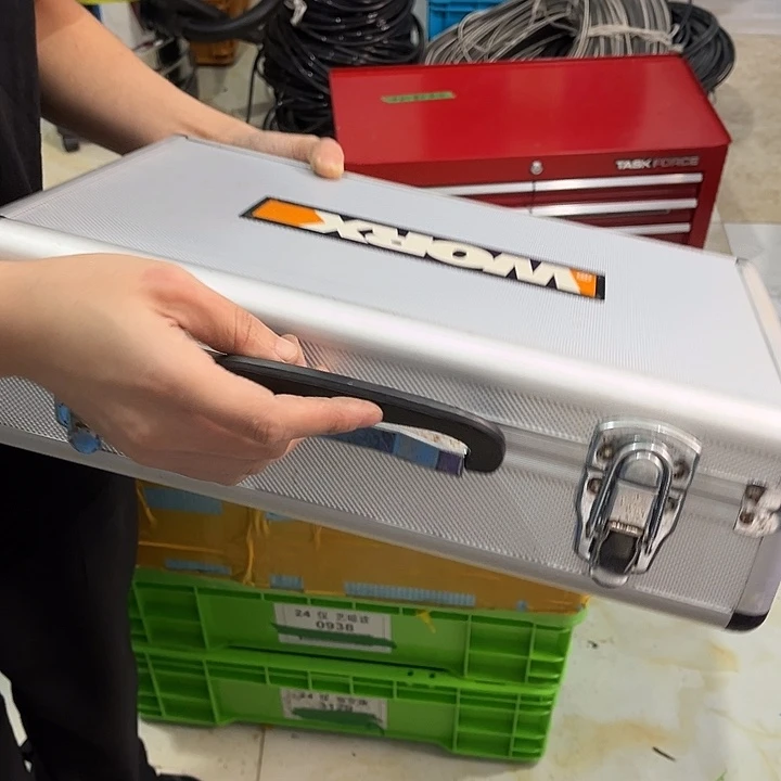 开***塞厚款家用五金工具箱1个