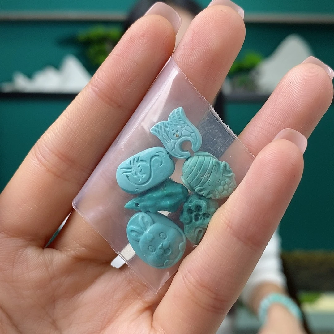 绿松石未镶嵌珠宝奇石