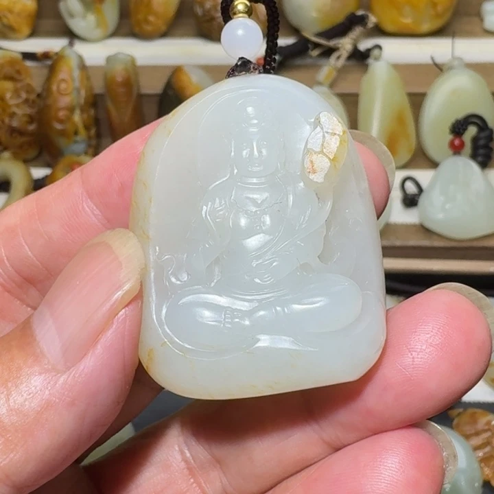 和田玉未镶嵌颈饰曼**华