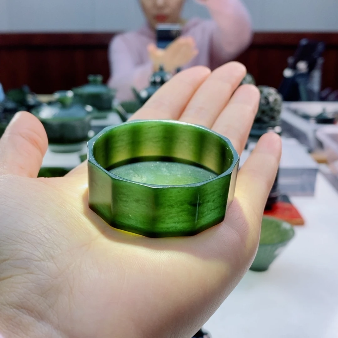 未镶嵌和田玉摆件