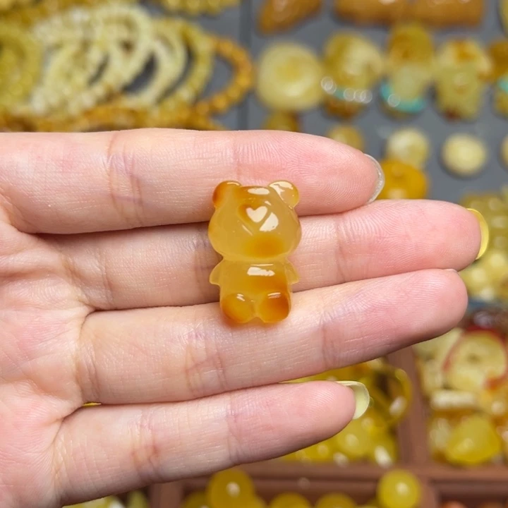 蜜蜡未镶嵌裸石093-满蜡俏色迷你小熊