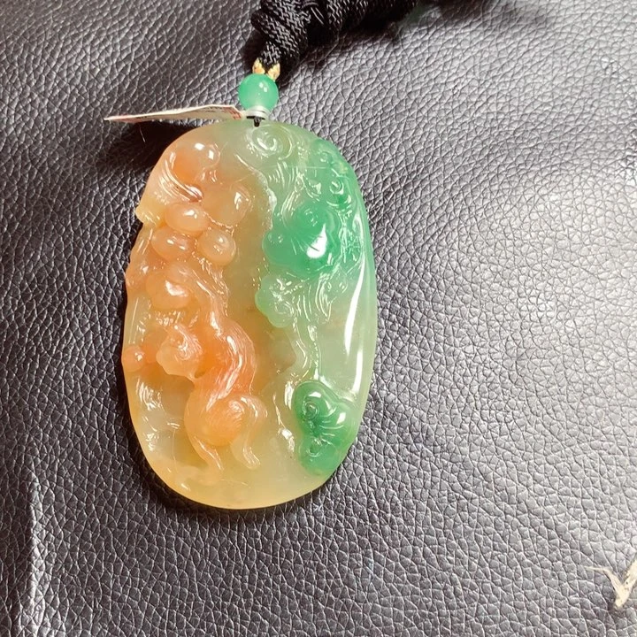 石英质玉吊坠未镶嵌五**?吊坠