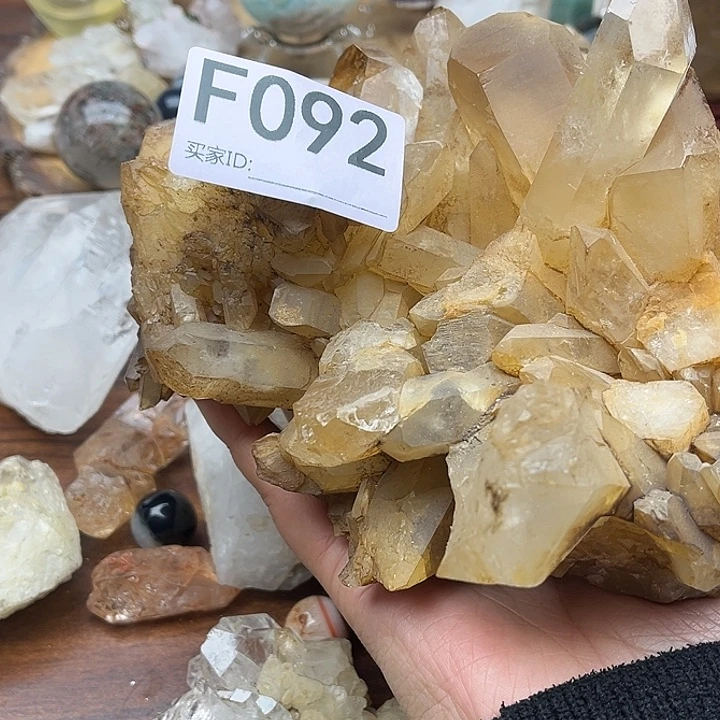 蓝***云未镶嵌水晶珠宝半成品拍八单发一个微瑕