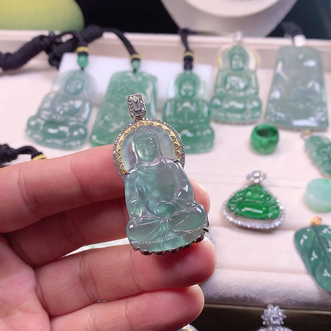 翡翠颈饰银S925镶嵌翡翠