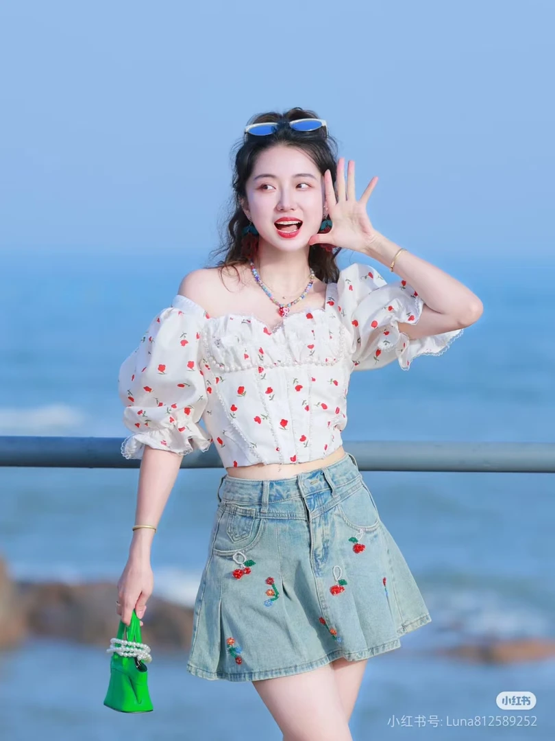 孤品尾货辣妹小衫上衣扣链接，默认微瑕，NO退NO换，介意勿拍