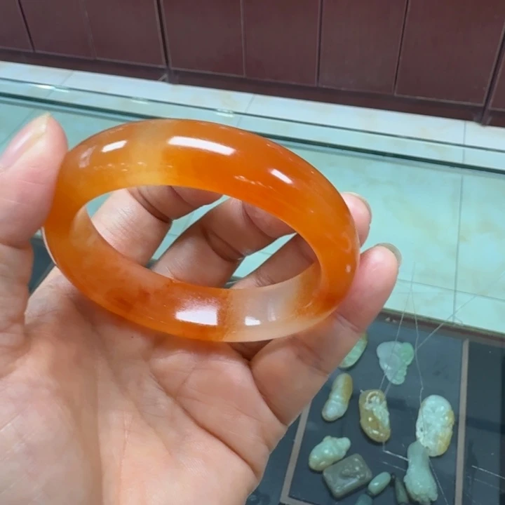 旭***雪石英岩玉合金颈饰