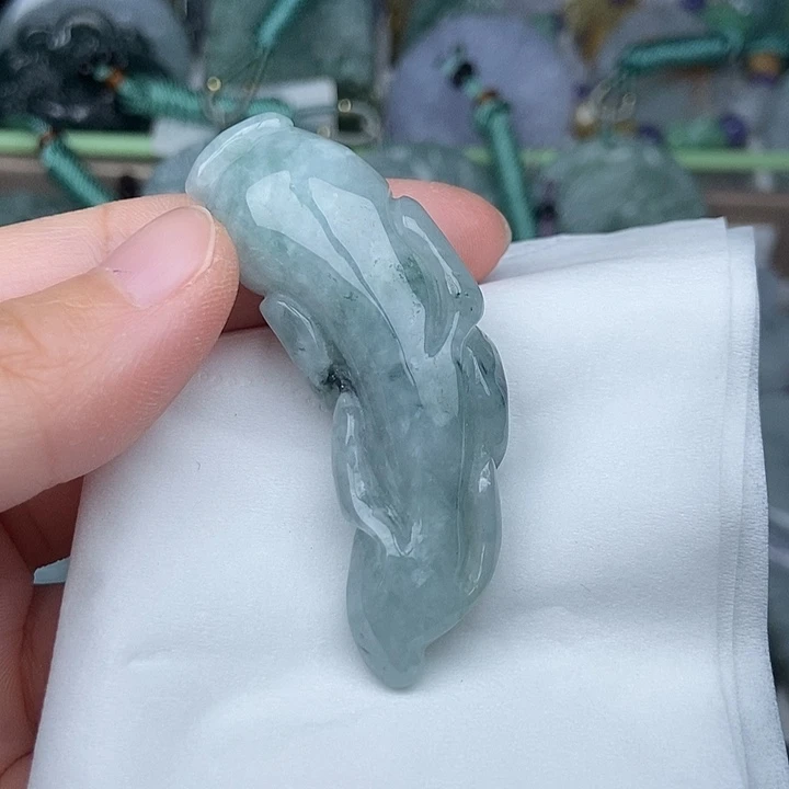 翡翠未镶嵌颈饰翡翠