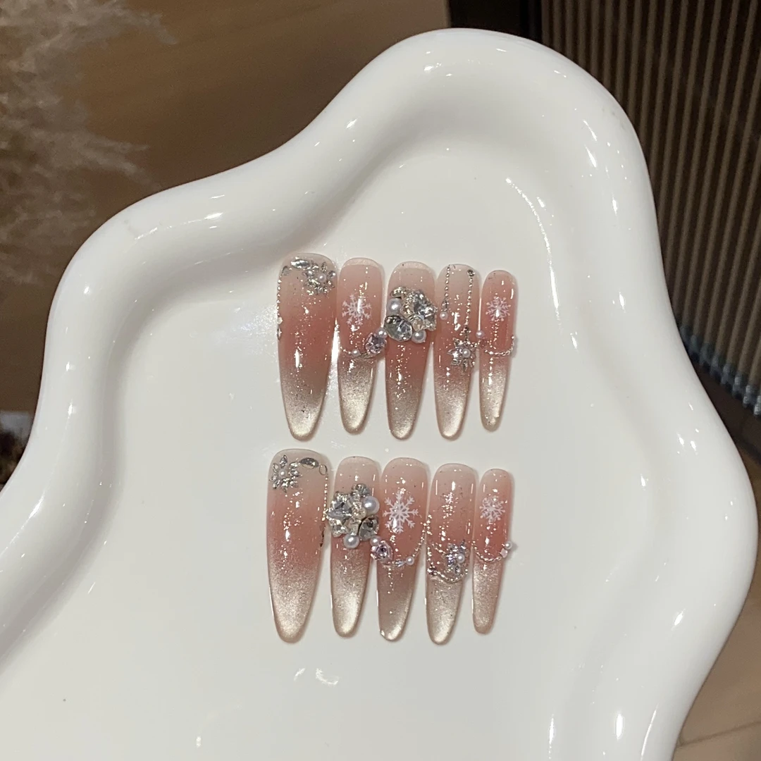 【雪灵儿】长款手工穿戴甲 冬季纯欲 显白 百搭冰透腮红渐变猫眼雪