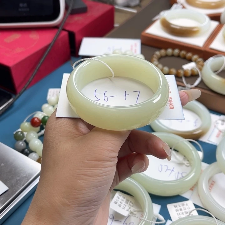 和田玉手镯未镶嵌咕****