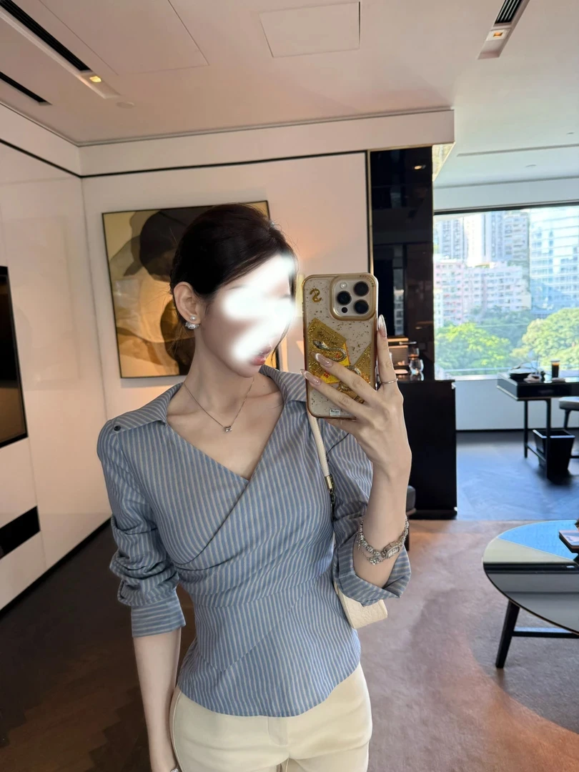 【斐丽轩】“巴黎新贵”设计感时尚撞色条纹修身衬衫FH25C3KC3098