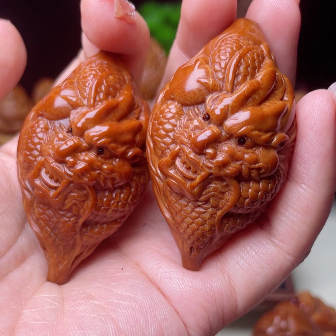 吊坠橄榄核双面龙手球