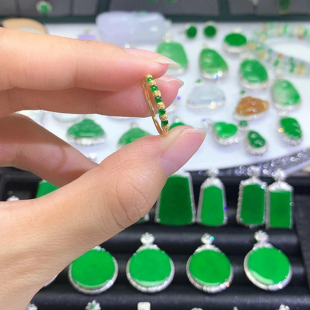18K金镶嵌戒指翡翠