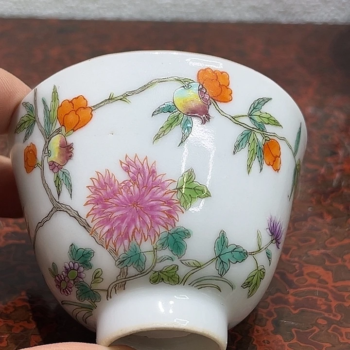 逛***4瓷片精美的陶瓷摆件，……