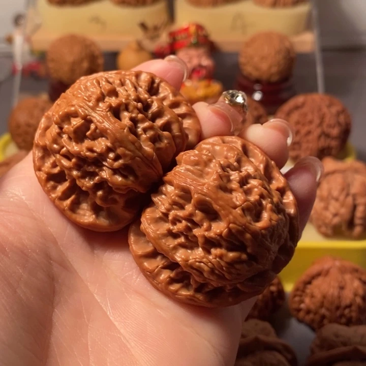 文玩核桃吊坠45三角白