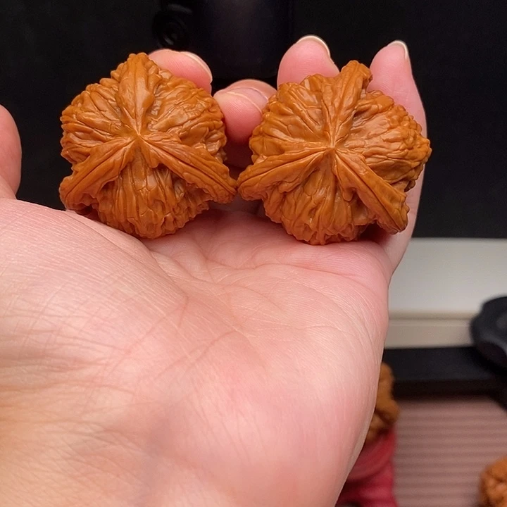 赵***世吊坠文玩核桃白奔