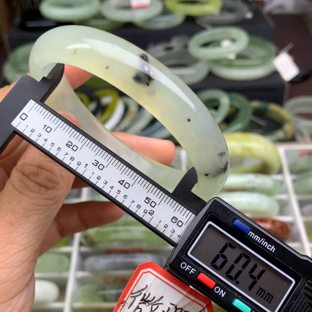 蛇纹石玉未镶嵌手镯516