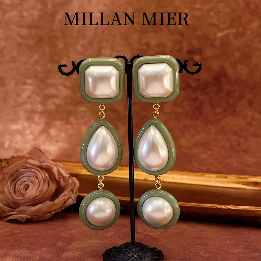 铜合金树脂耳饰 【情窦初开】法式瑞丽高级豆绿色树脂水滴耳环