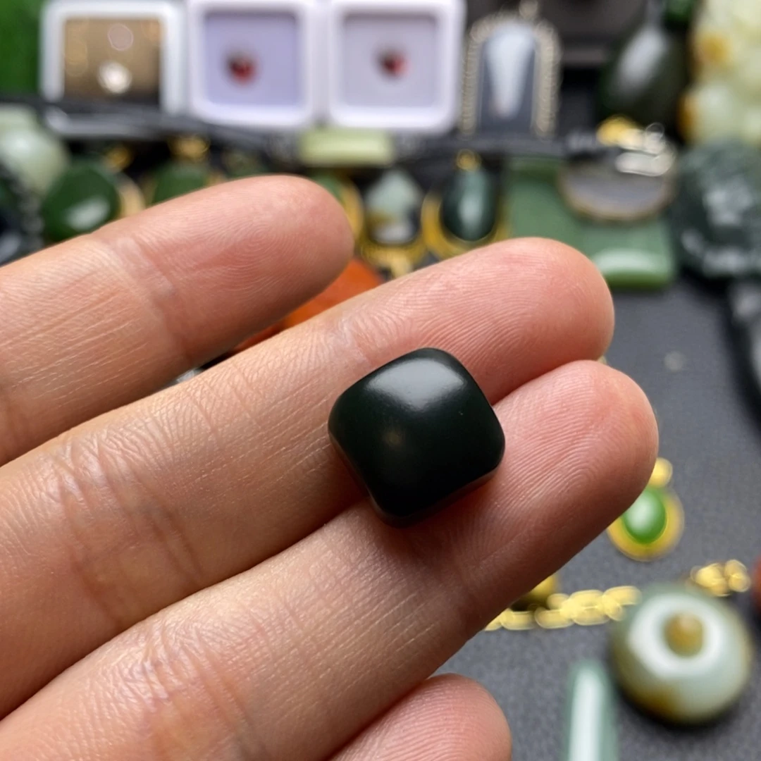 *****未镶嵌和田玉珠宝半成品裸面