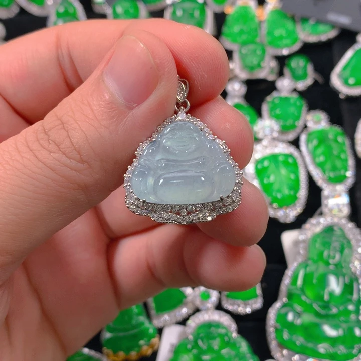 翡翠颈饰未镶嵌佛公