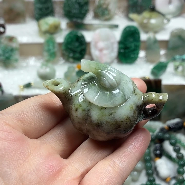 独山玉未镶嵌吊坠