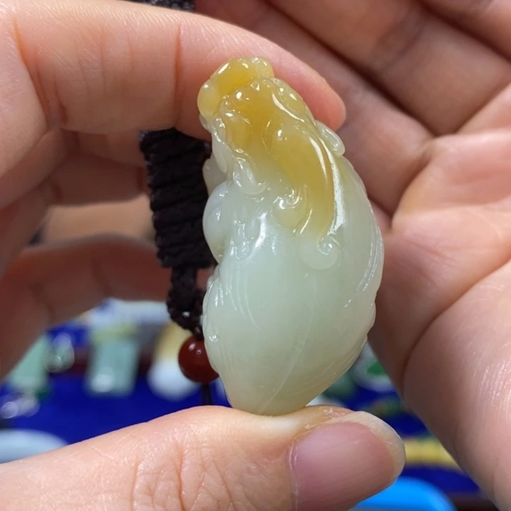 大***o颈饰未镶嵌和田玉