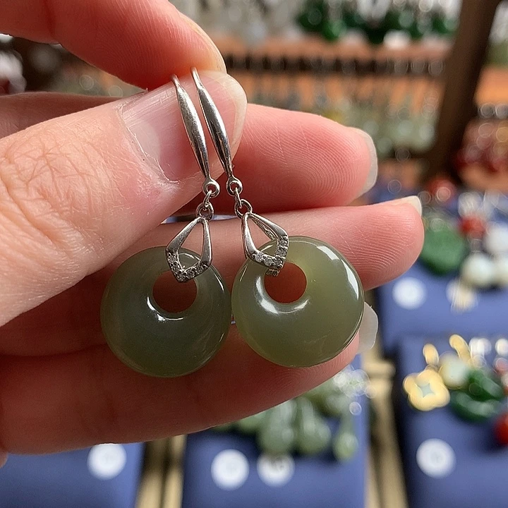 和田玉银S925镶嵌耳饰平安扣15.7左右晴水色