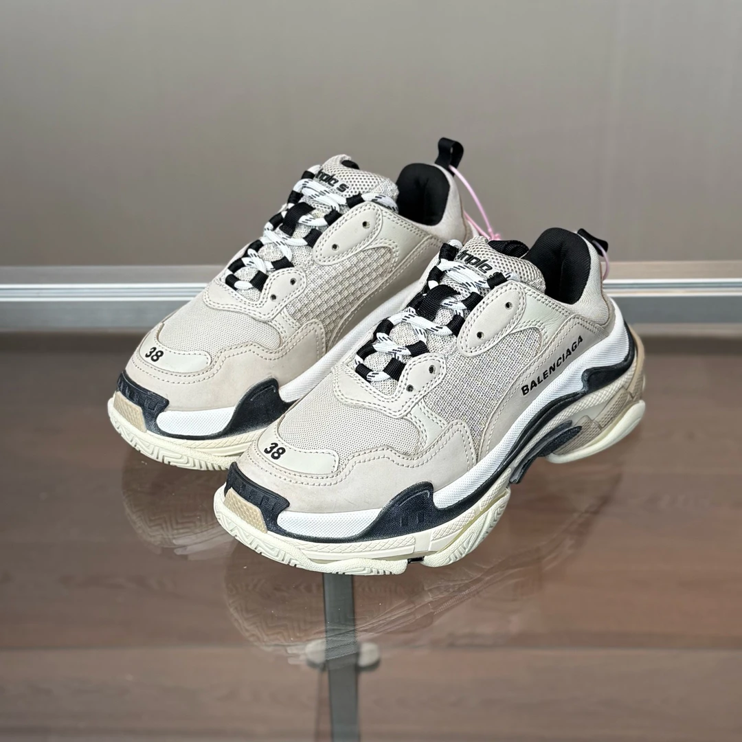 99新 Balenciaga/巴黎世家 葡萄籽奢潮/Triple S 灰老爹鞋/38