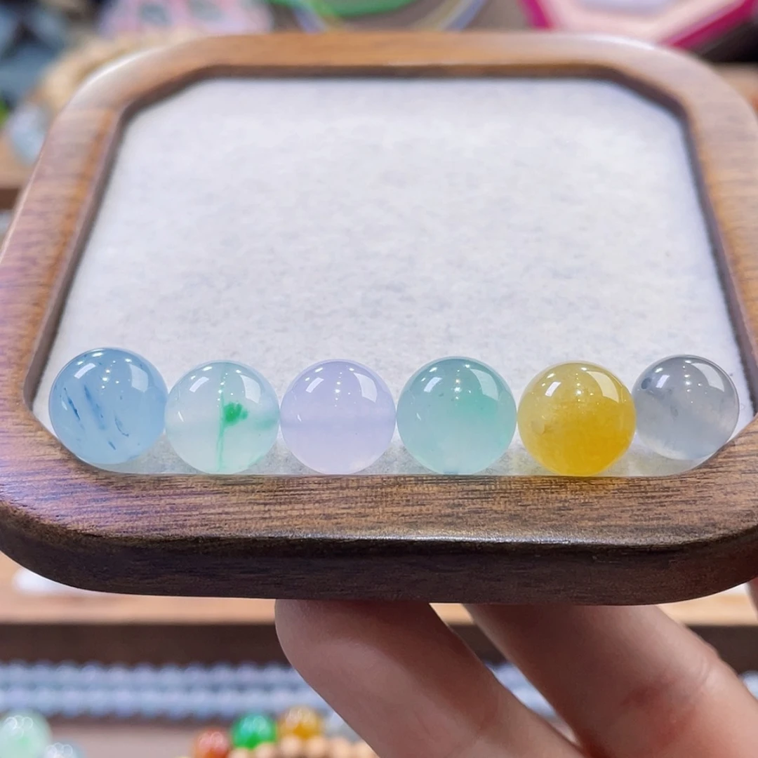 【闪购商品】翡翠颈饰未镶嵌高冰金丝绿单颗