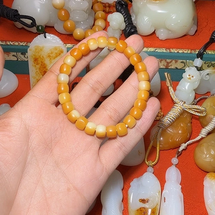 富***尧未镶嵌和田玉挂件