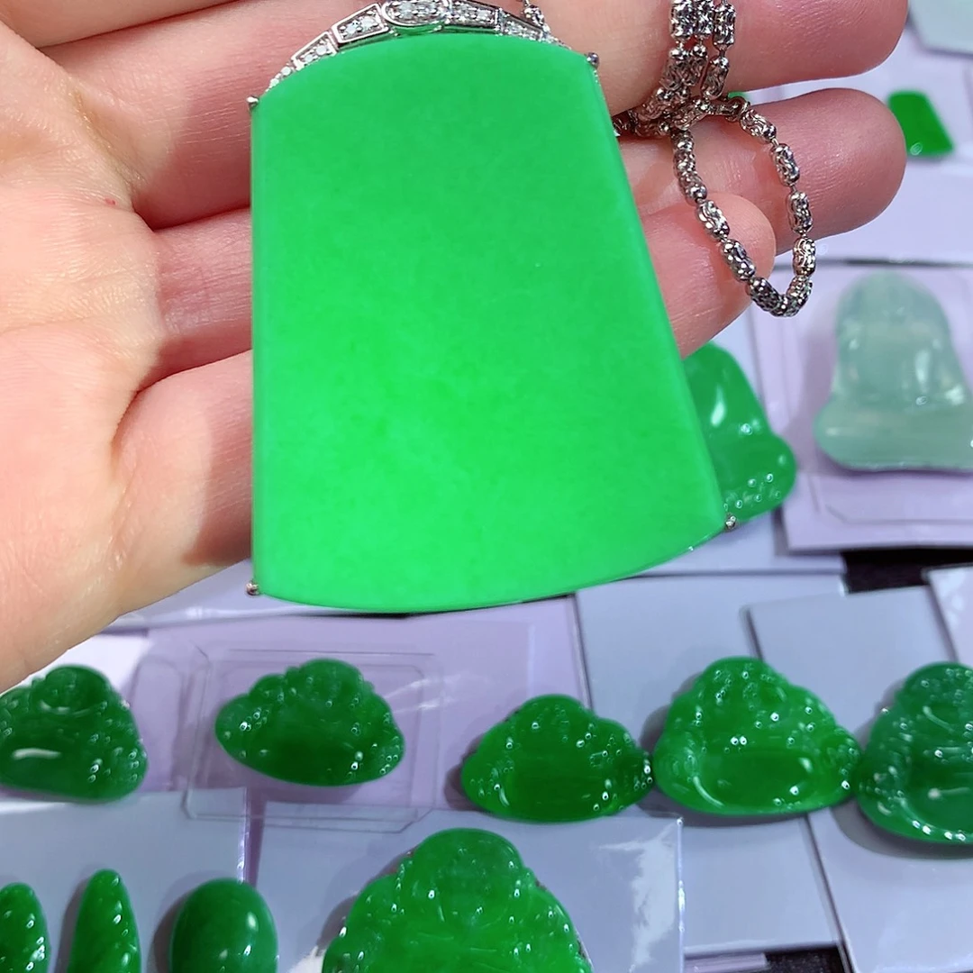 吊坠(赠链)18K金镶嵌翡翠天然翡翠